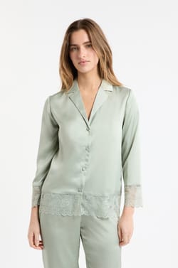 Chemise de pyjama satin&eacute;e avec d&eacute;tails dentelle;${refinementColor}