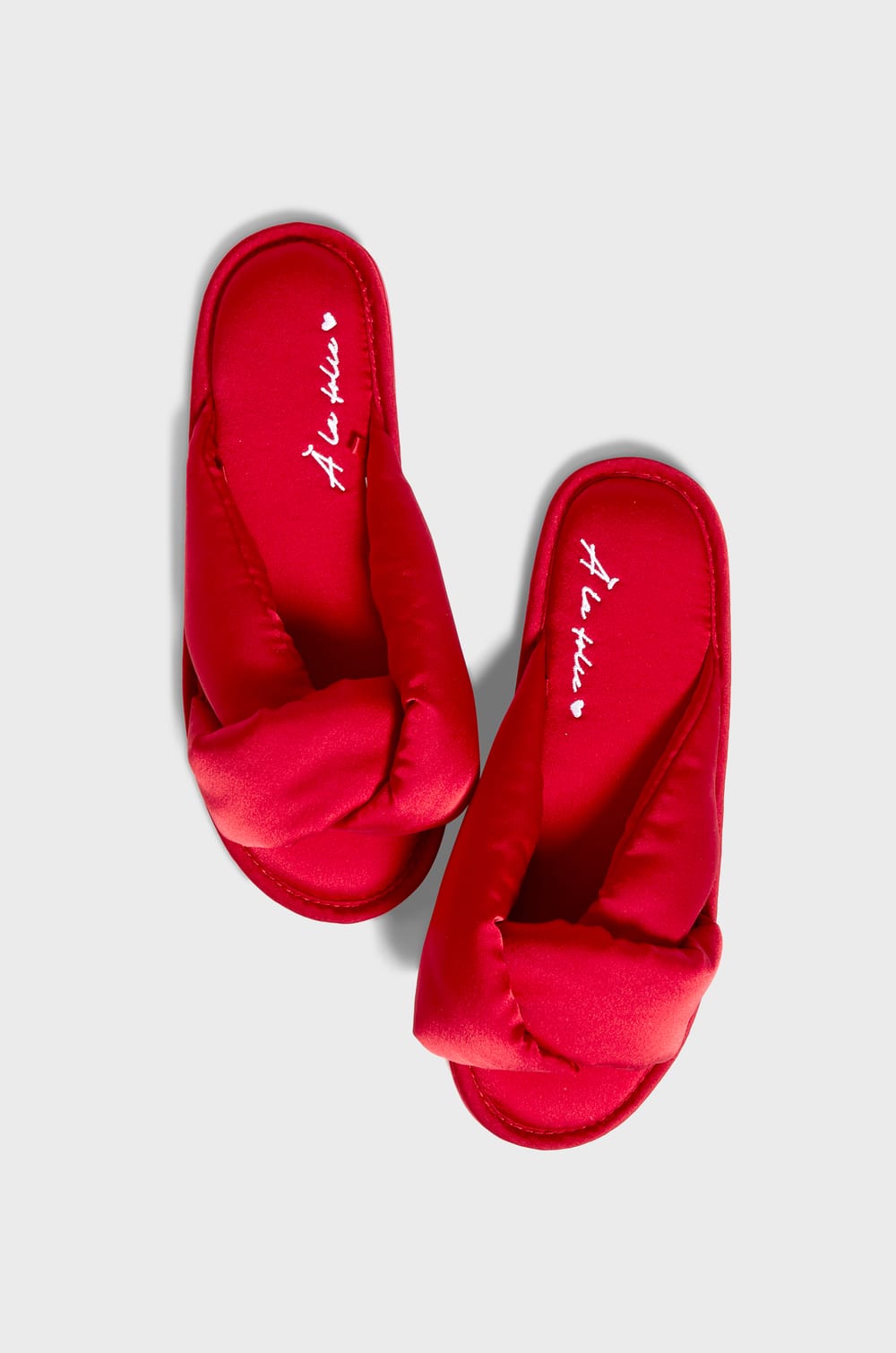 Flip-Flop Slippers;${refinementColor}