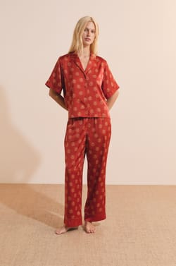 Chemise de pyjama &agrave; motifs fleurs satin&eacute;;${refinementColor}