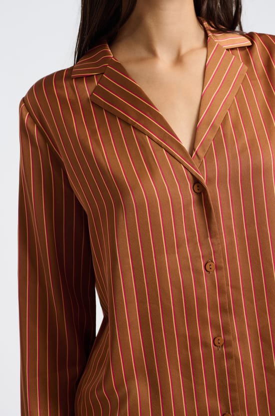 Chemise de pyjama satiné à rayures;${refinementColor}