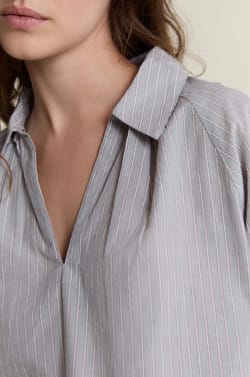 Blouse &agrave; rayures en coton;${refinementColor}