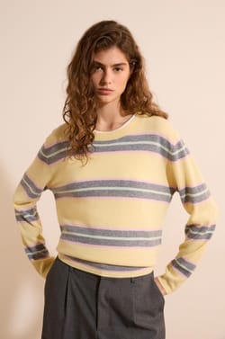 Pull col rond ray&eacute; 100% cachemire;${refinementColor}