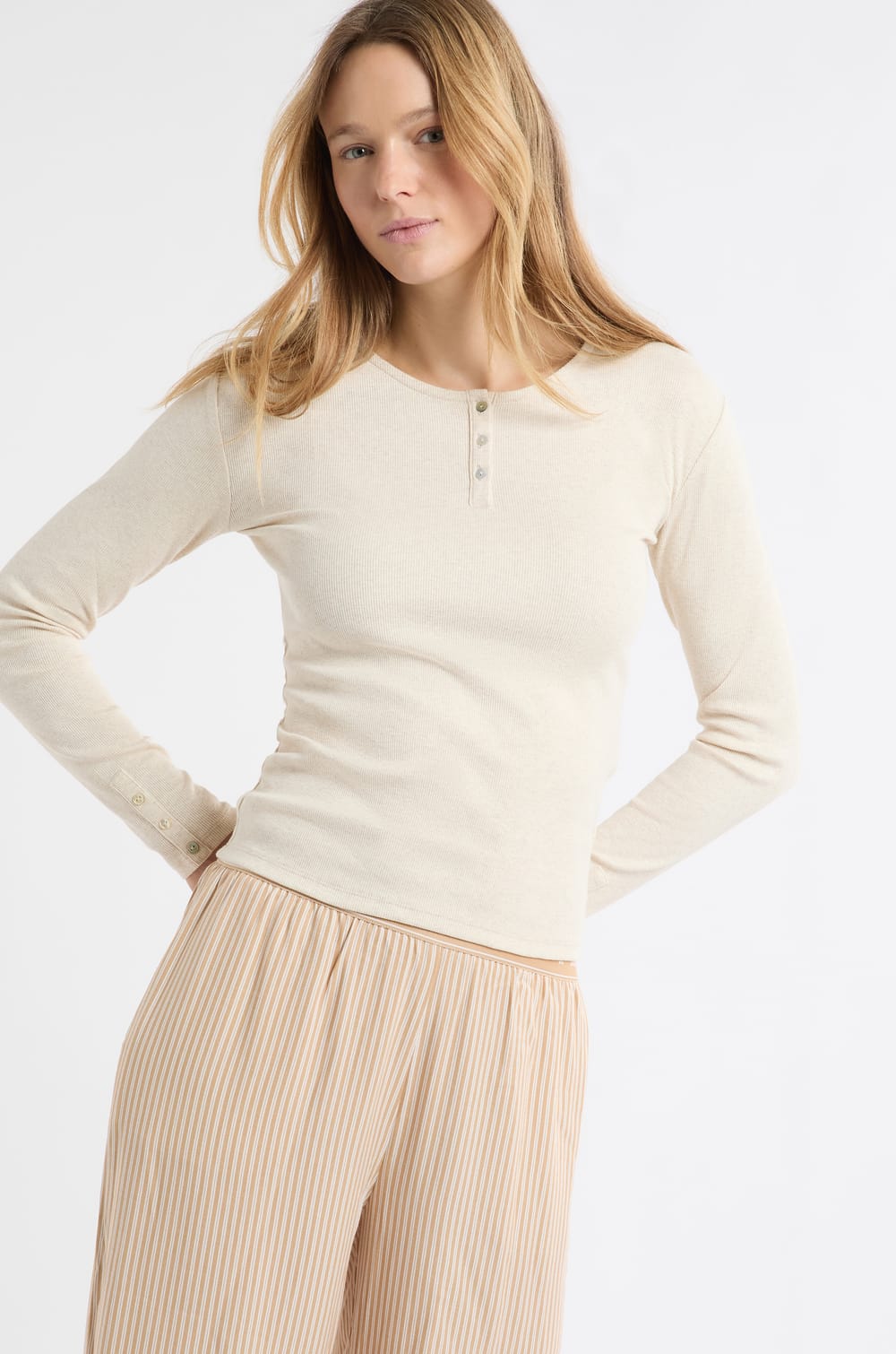 Langarm-T-Shirt aus Baumwolle mit Knöpfen;${refinementColor}