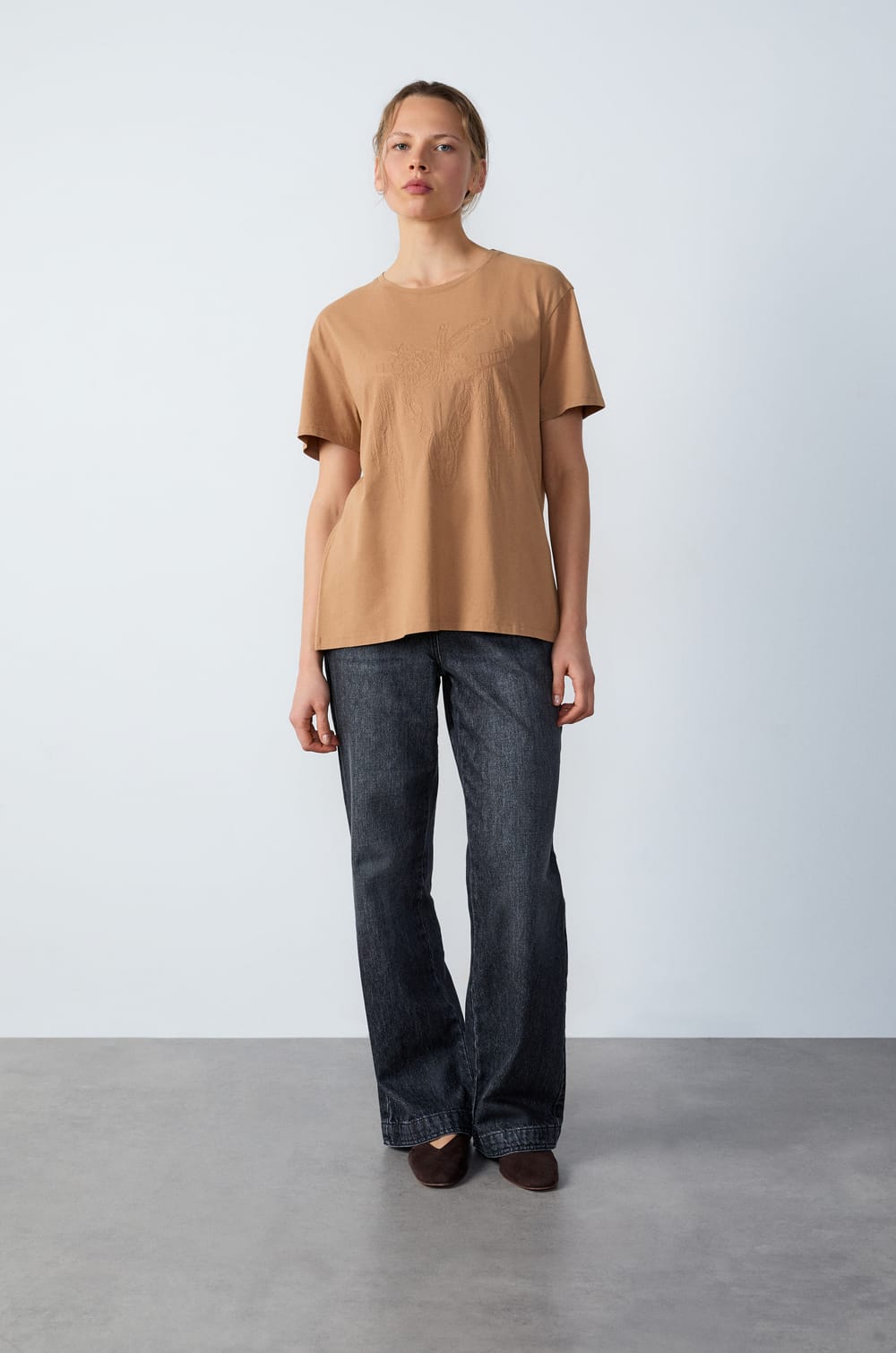 Embroidered cotton T-shirt;${refinementColor}