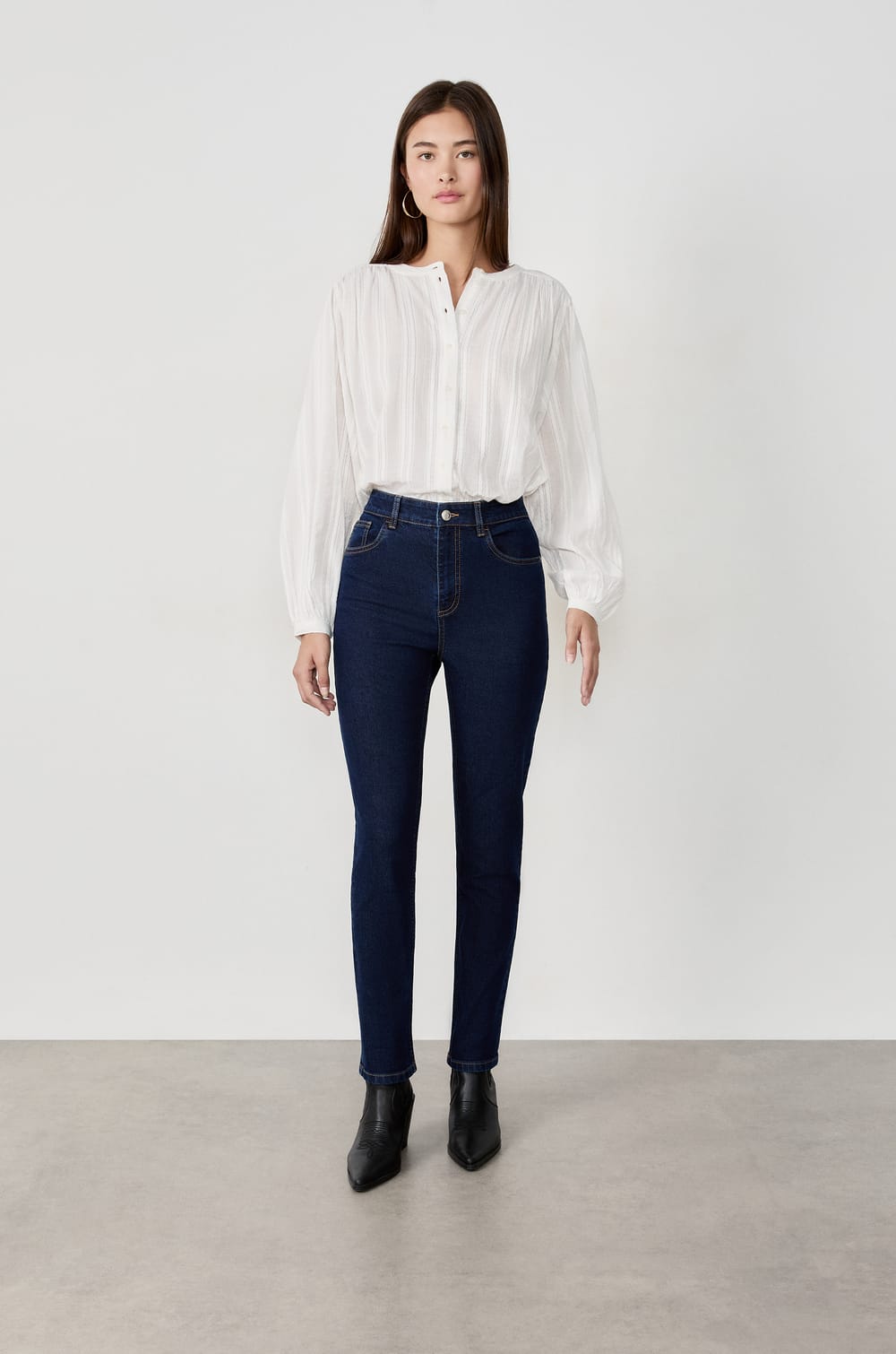 Jeans slim;${refinementColor}
