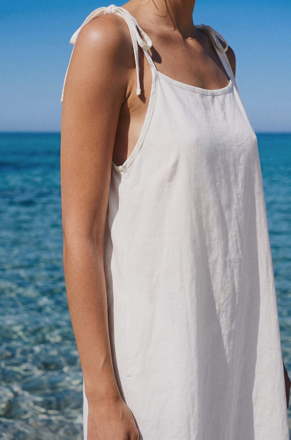 Robe &agrave; rayures et noeuds avec lin;${refinementColor}