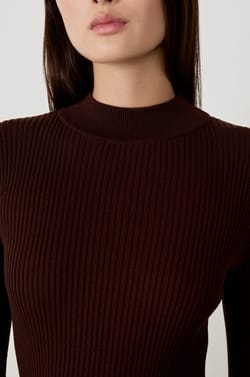 Robe pull courte;${refinementColor}