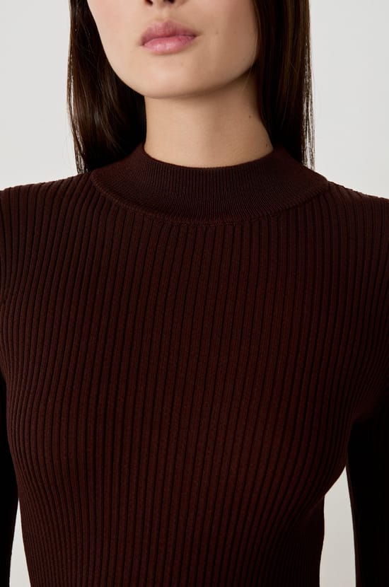 Robe pull courte;${refinementColor}