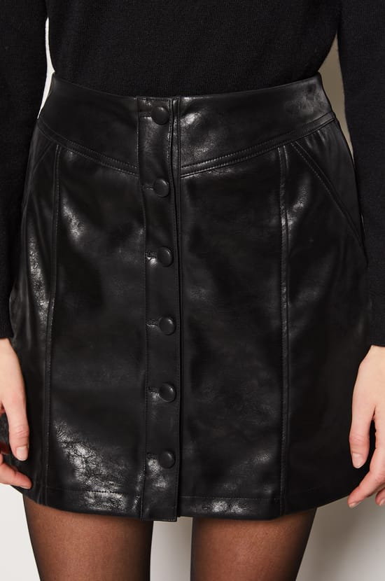 Jupe courte simili cuir;${refinementColor}