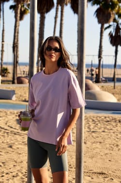 T-shirt oversize avec &eacute;criture;${refinementColor}