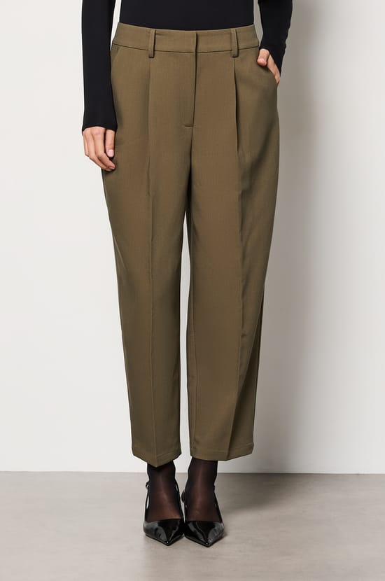 Straight Leg Trousers;${refinementColor}