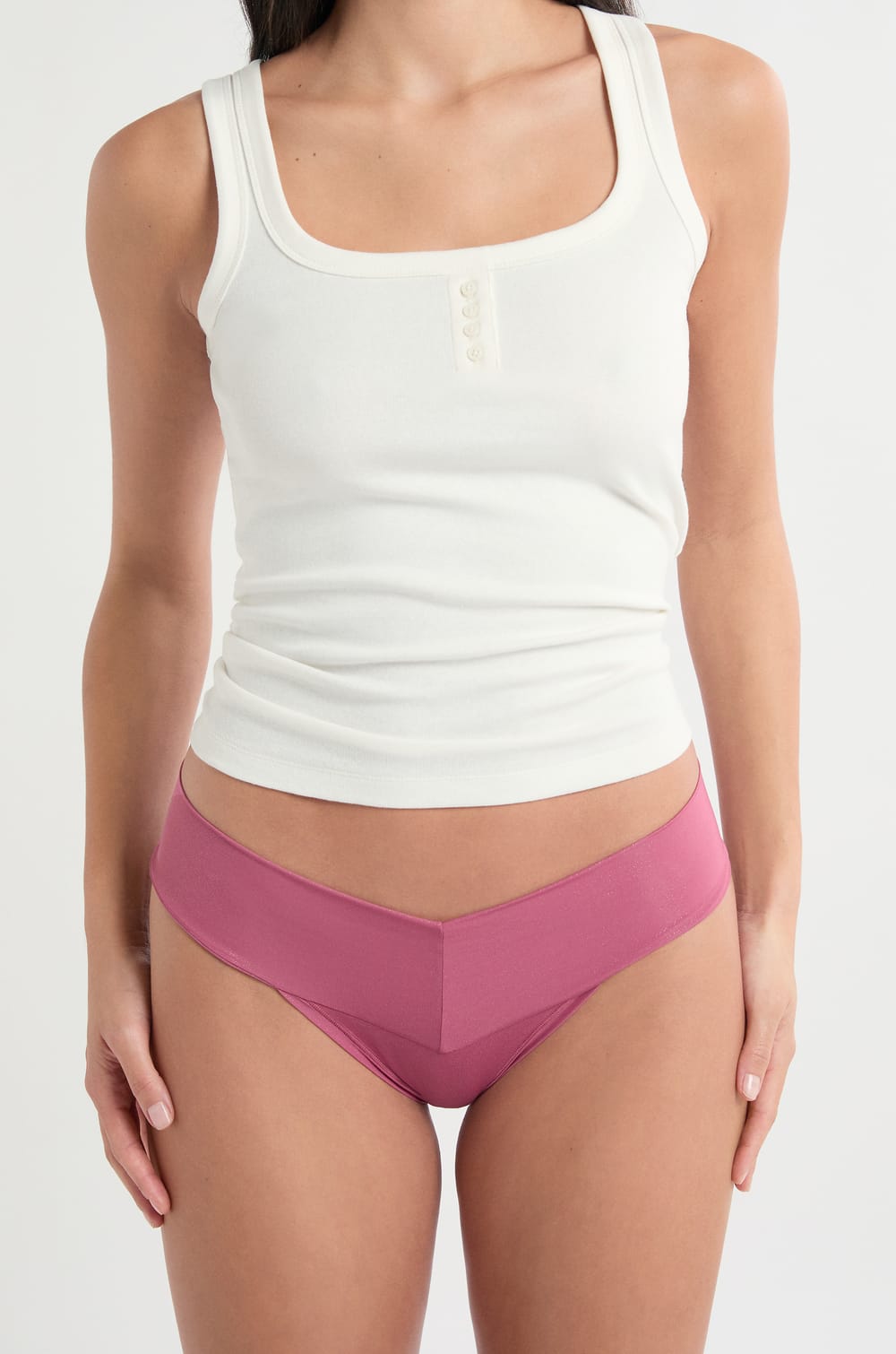 Tanga en microfibre;${refinementColor}