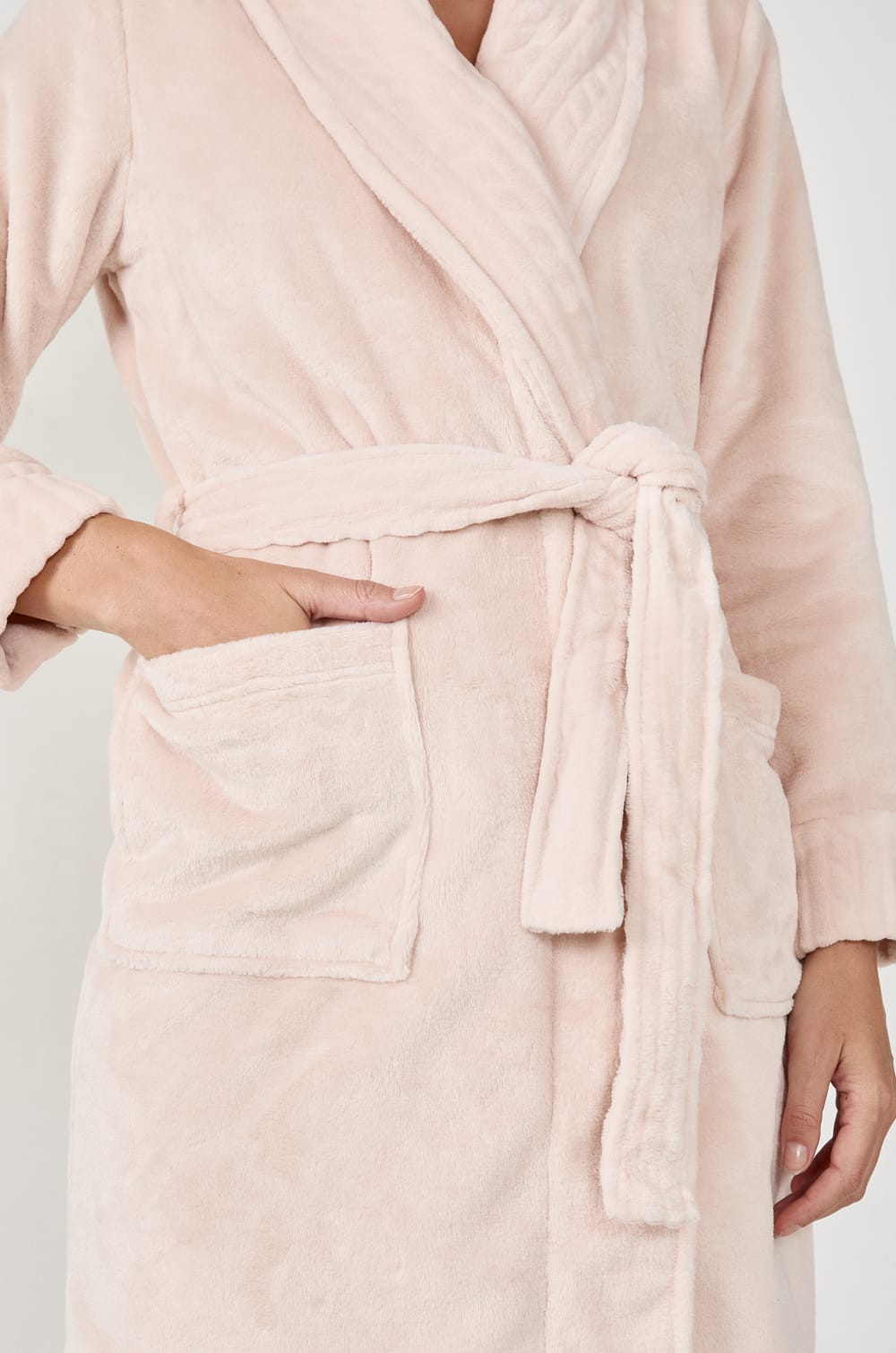 Velvet-Effect Robe;${refinementColor}