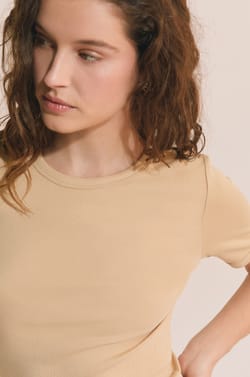 T-shirt manches courtes avec coton modal;${refinementColor}