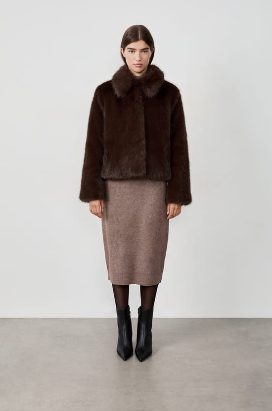 Manteau en fausse fourrure;${refinementColor}