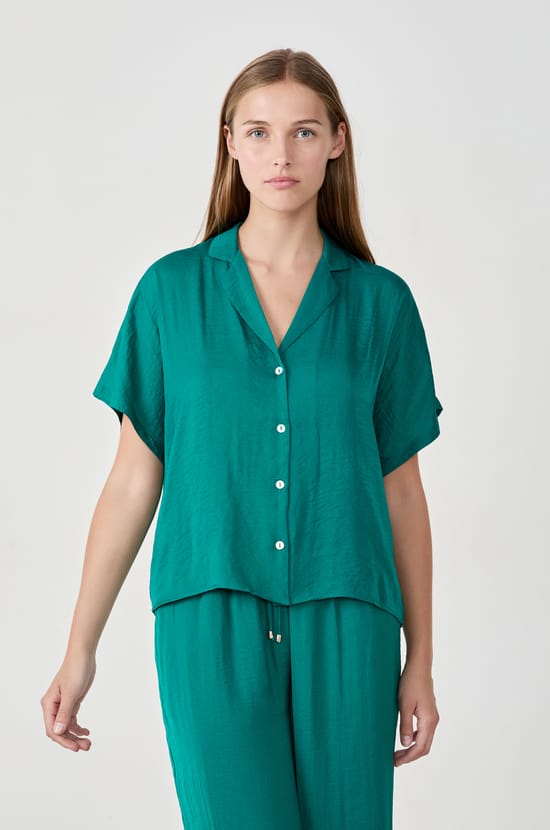 Short-sleeved Satin Shirt;${refinementColor}
