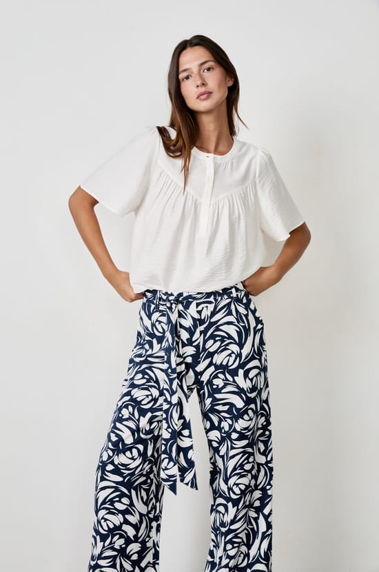 Printed fluid trousers;${refinementColor}