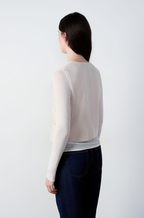 Gilet de costume sans manches;${refinementColor}