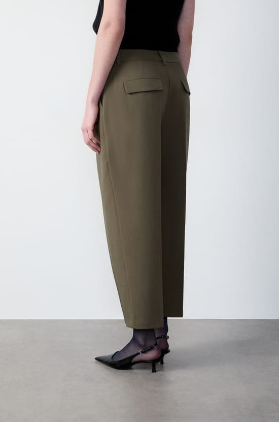 Straight Leg Trousers;${refinementColor}