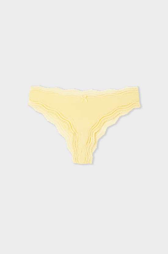 Tanga de microfibra con bordes de encaje;${refinementColor}