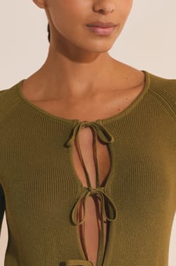 Cardigan &agrave; manches longues avec d&eacute;tails n&oelig;uds;${refinementColor}