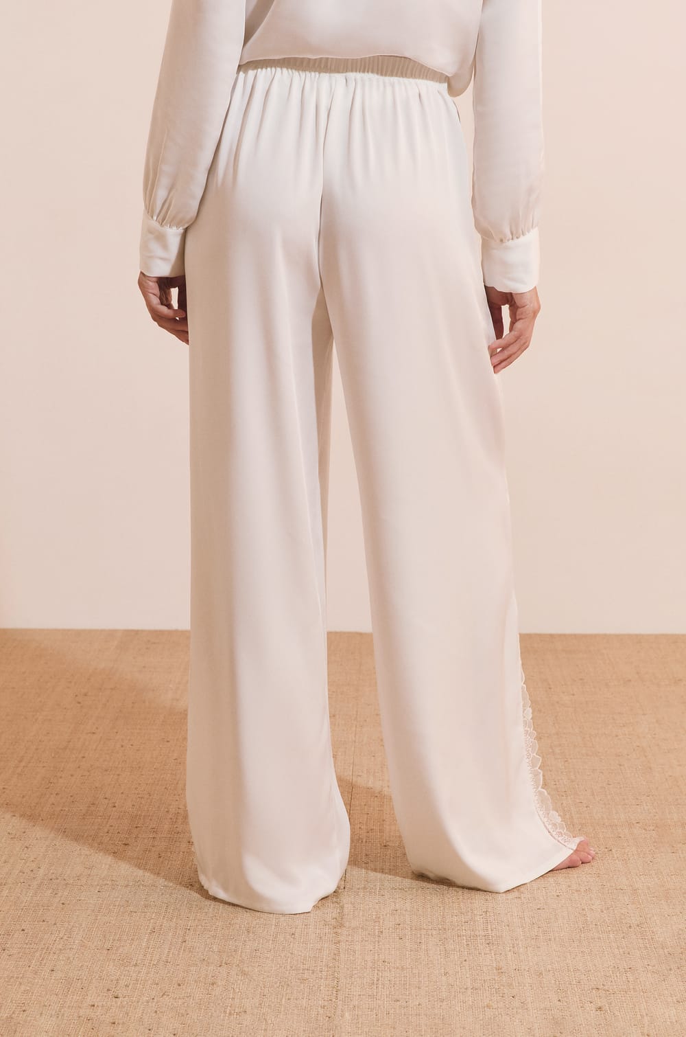 Pantalon de pyjama satin&eacute;;${refinementColor}