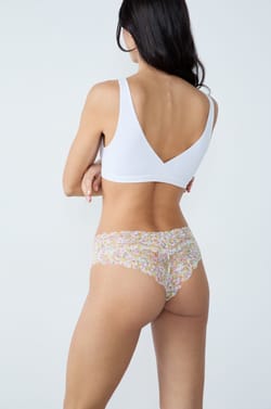 Hipster V-shape dentelle imprimée;${refinementColor}