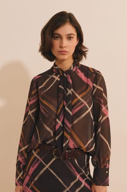 Blouse transparente avec lien &agrave; nouer &agrave; motif quadrill&eacute;;${refinementColor}