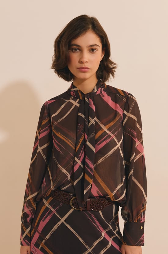 Blouse transparente avec lien &agrave; nouer &agrave; motif quadrill&eacute;;${refinementColor}