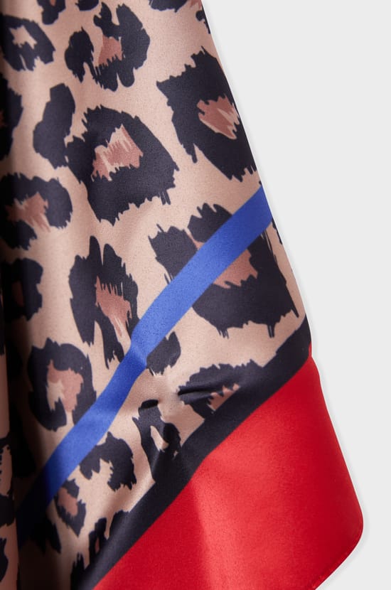Foulard à imprimés effet satin;${refinementColor}