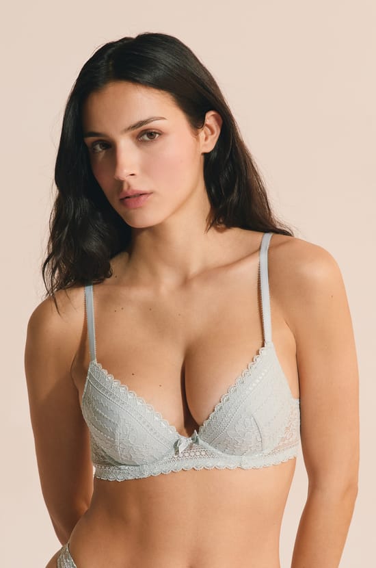 Soutien-gorge N.2 - Le push-up plongeant en dentelle;${refinementColor}