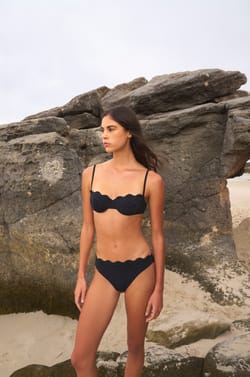 Braguita de bikini con bordados;${refinementColor}