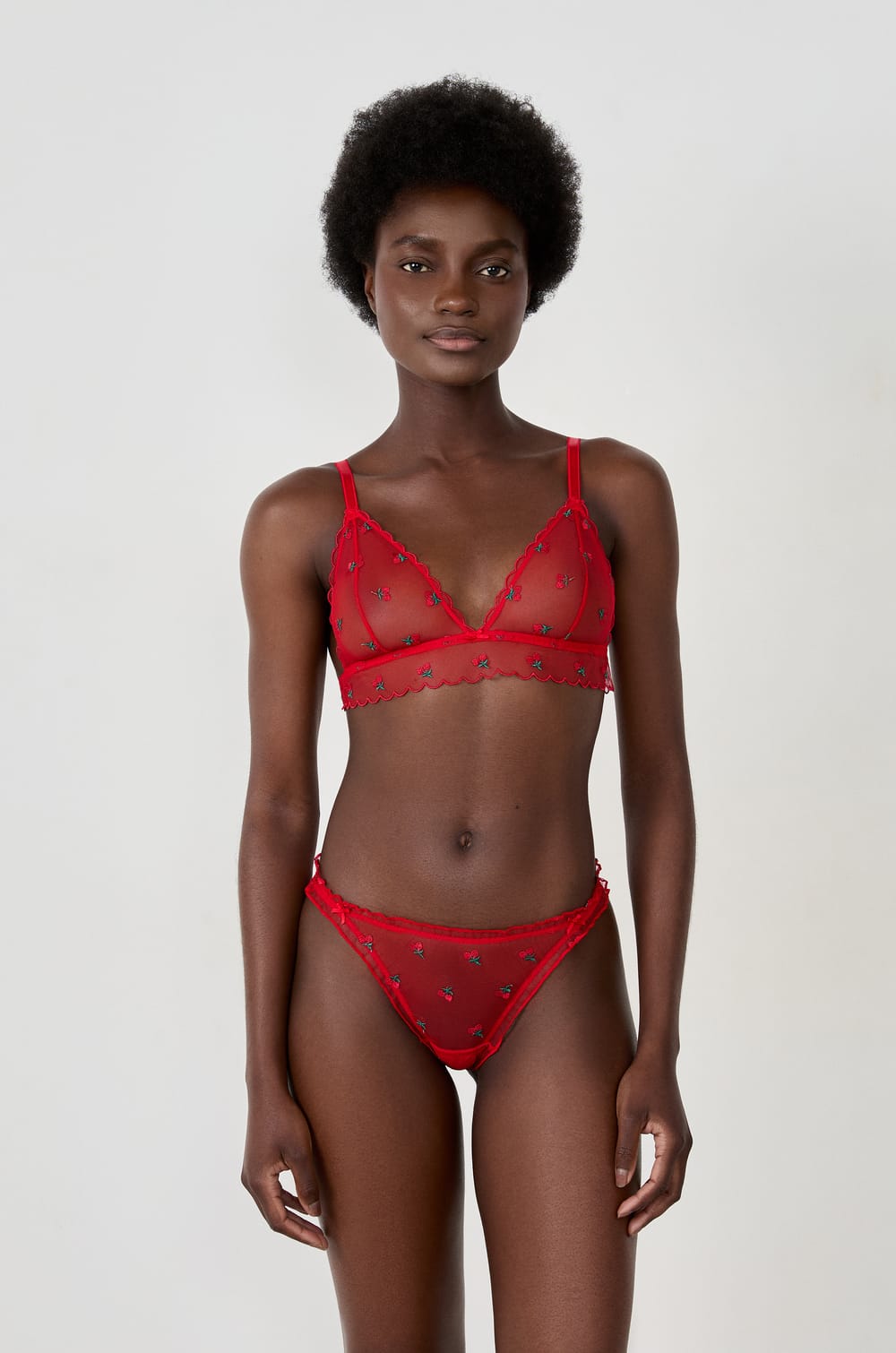 Wireless Triangle With Strawberry Embroidery;${refinementColor}