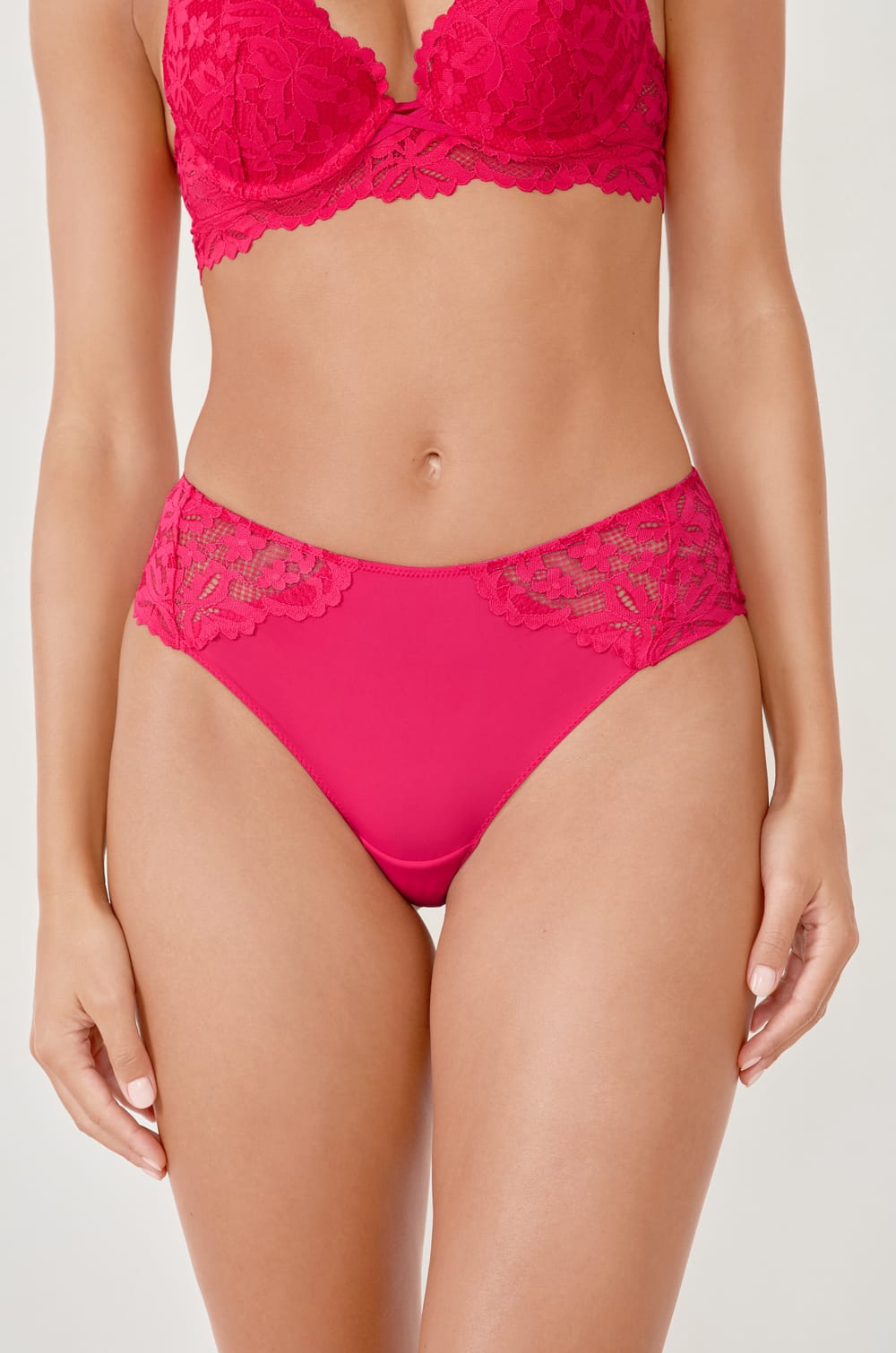 Shorty en dentelle;${refinementColor}