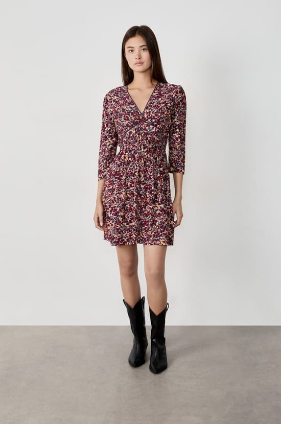 Vestido corto con estampado floral;${refinementColor}