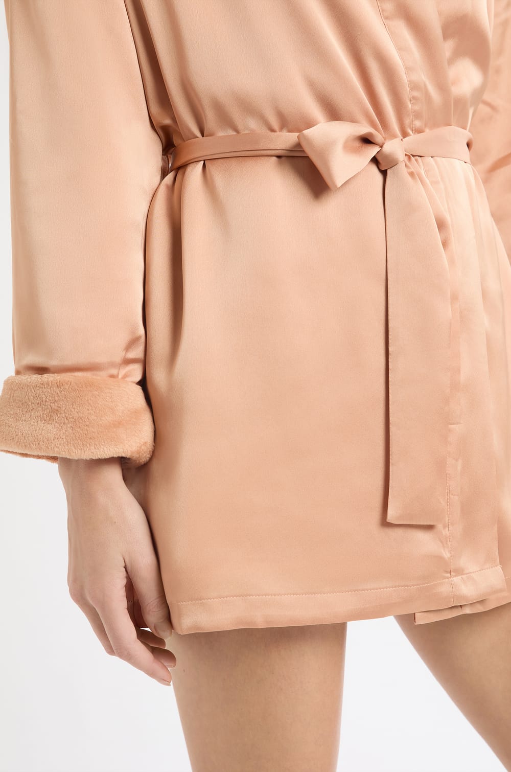 Bata satinado;${refinementColor}