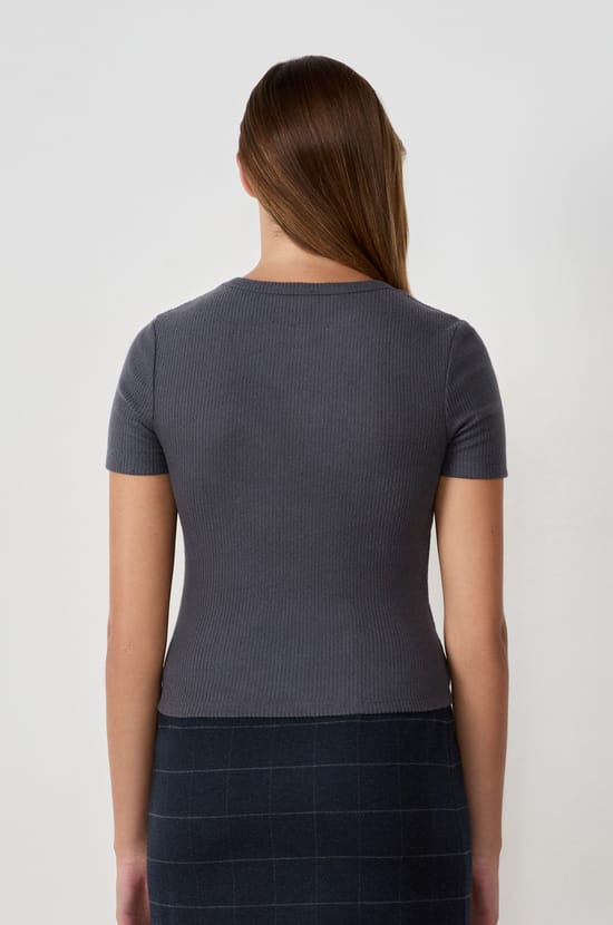 Short-sleeved round neck T-shirt;${refinementColor}