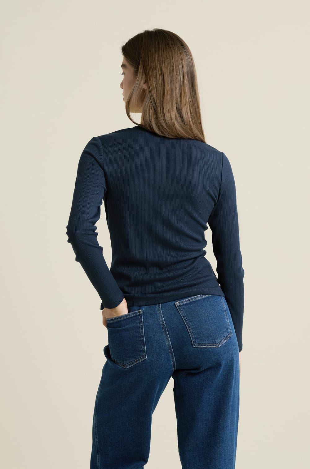 T-shirt manches longues encolure carr&eacute;e;${refinementColor}