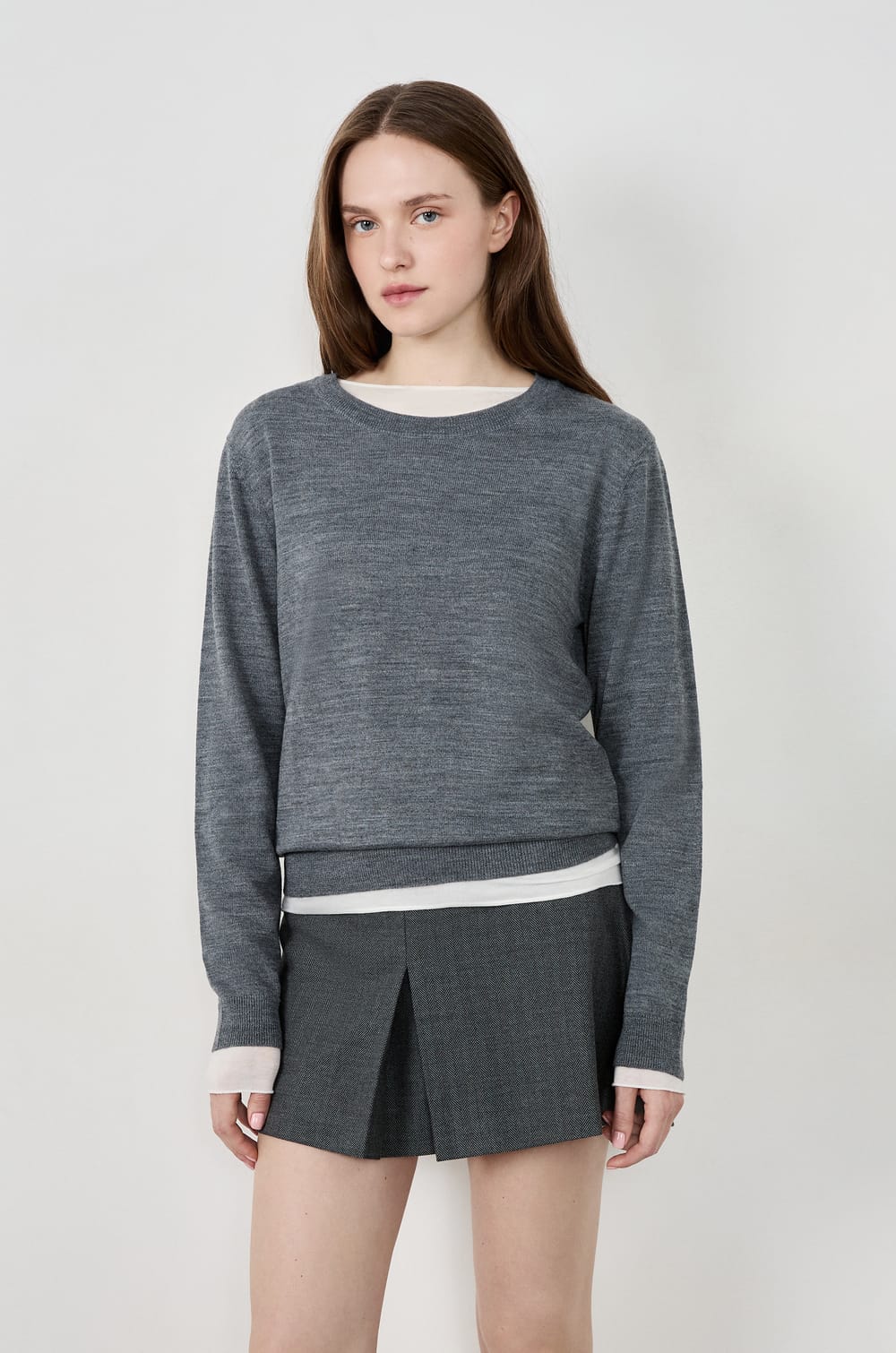 Long-sleeved wool sweater;${refinementColor}