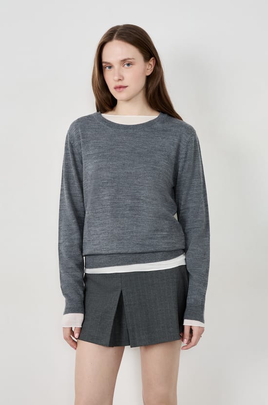 Long-sleeved wool sweater;${refinementColor}