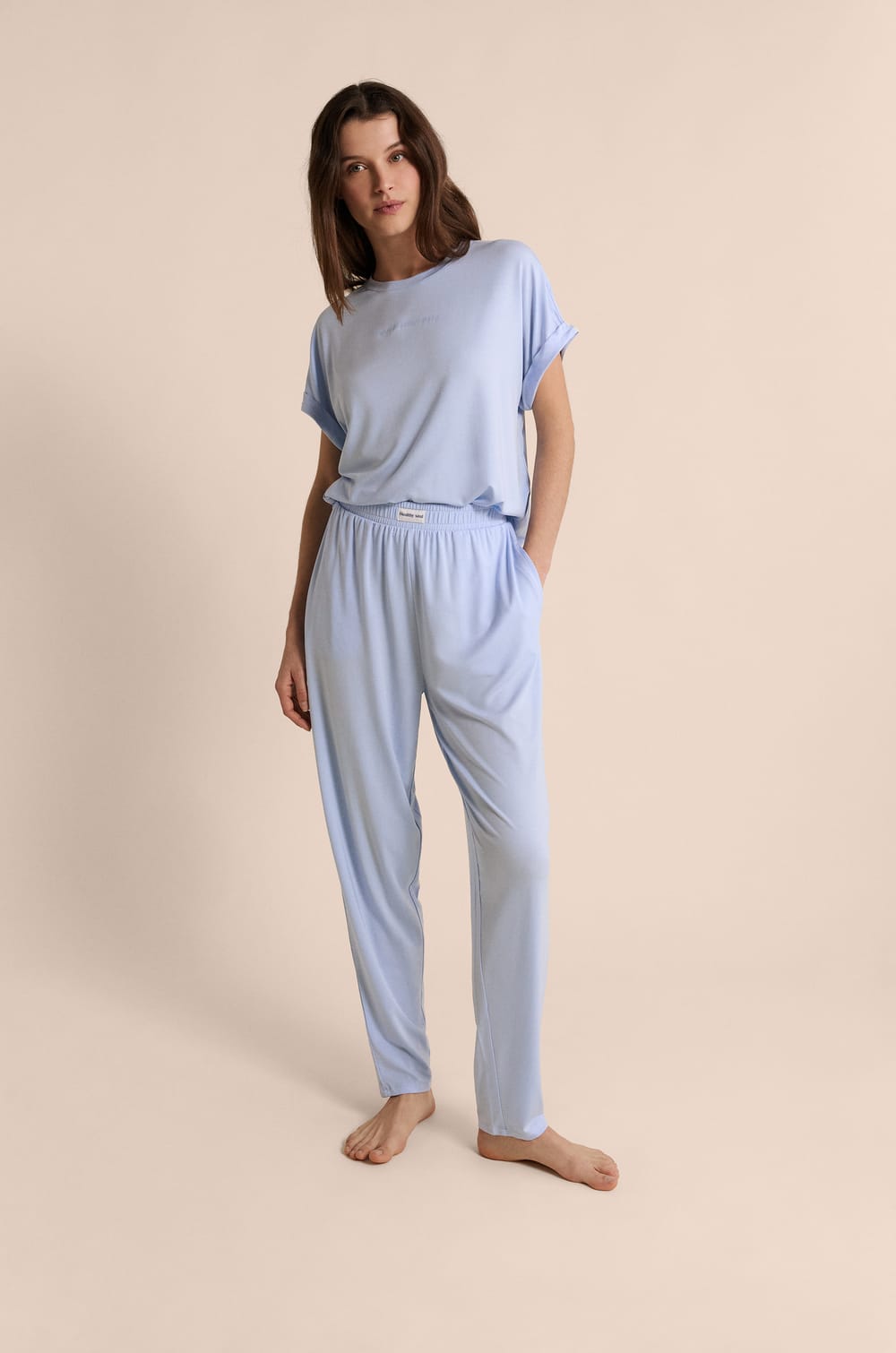 Pantalon de pyjama droit &eacute;lastiqu&eacute; r&eacute;alis&eacute; avec une fibre enrichie en Aloe Vera;${refinementColor}
