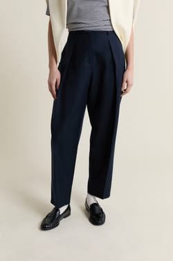 Broek met barrel snit;${refinementColor}