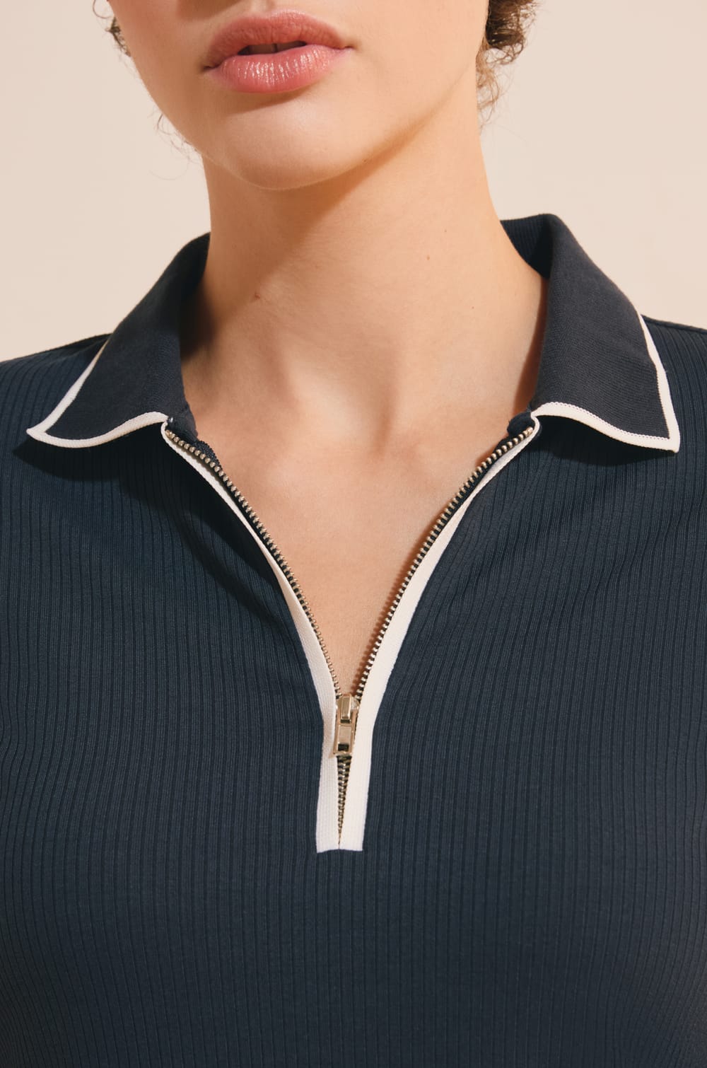 T-shirt col polo;${refinementColor}