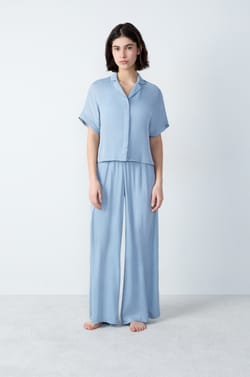 Однотонная рубашка с коротким рукавом;${refinementColor}