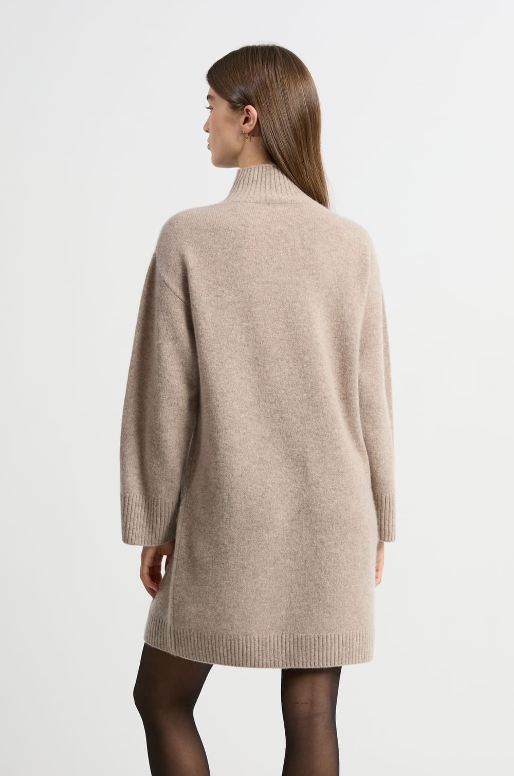 Robe courte en cachemire;${refinementColor}