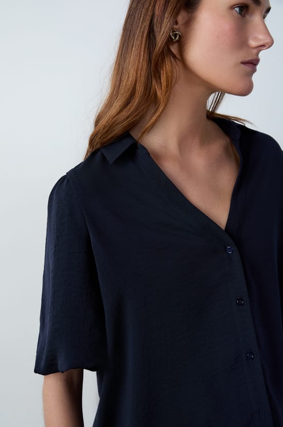 Chemisier col V manches courtes;${refinementColor}