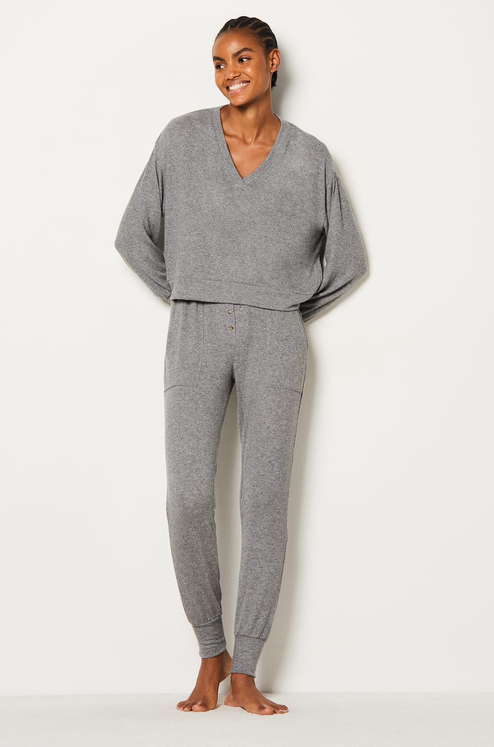 Pyjama-Sweatshirt mit V-Ausschnitt;${refinementColor}