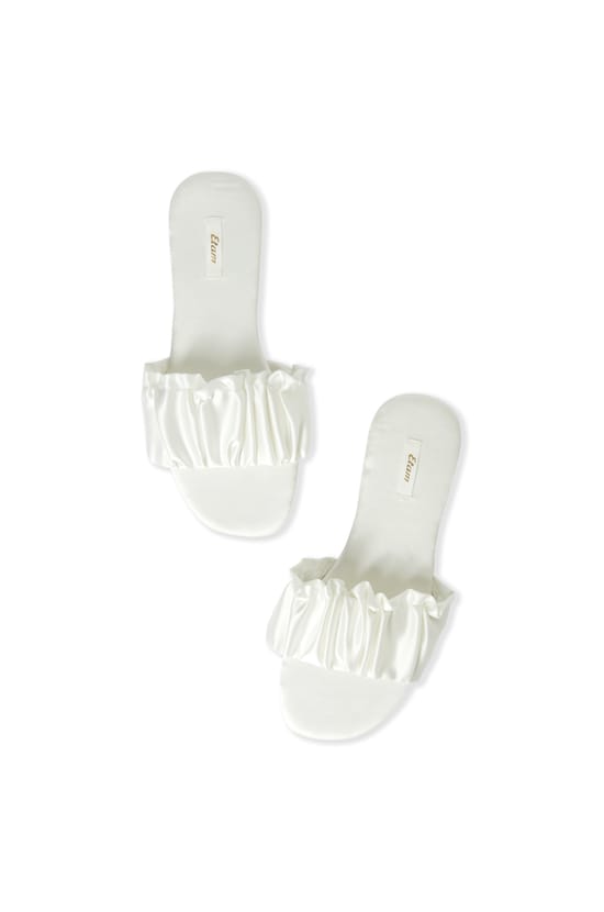 Chaussons tongs;${refinementColor}