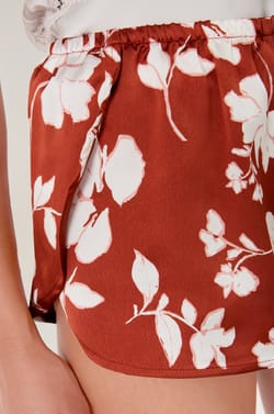 Short de pyjama satin&eacute; &agrave; imprim&eacute;s;${refinementColor}