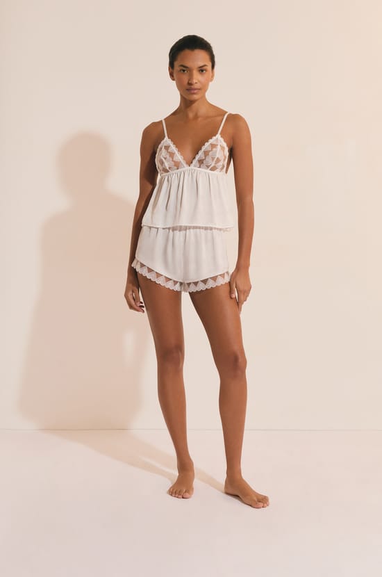 Short de pyjama en satin avec broderie coeurs;${refinementColor}